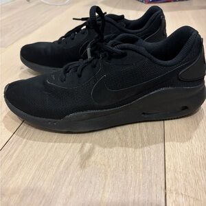 Women’s Nike air sneakers